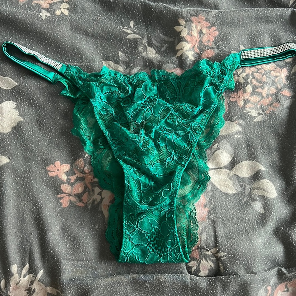Shine strap panties